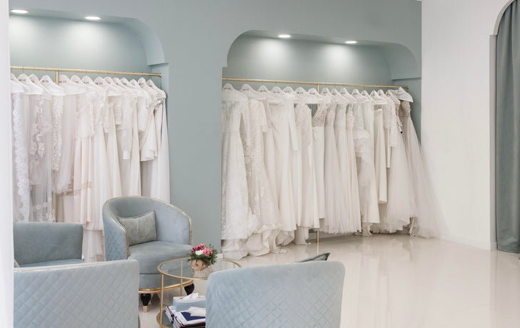 Atelier-boutique AM LUX COUTURE à Lyon, robes de mariée sur mesure prêtes pour l’essayage